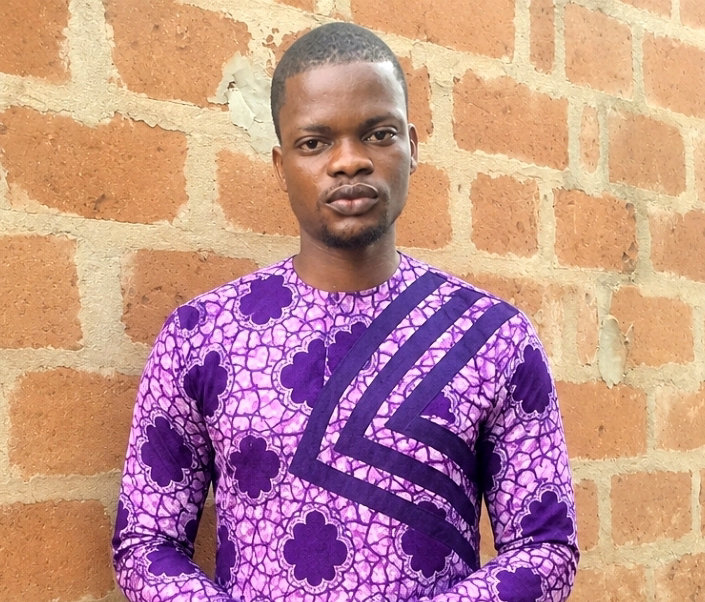 Coach Bertrand (OSSAH Bertrand) fondateur de IA SOLUTION - plateforme d'intelligence artificielle et formation en création de contenu